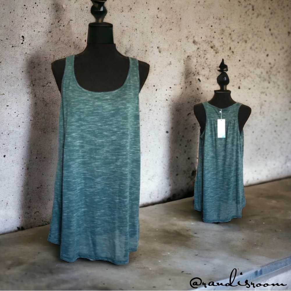 NWT Cestyle Sleeveless Flowy Basic Racerback Tank Top Women’s Size 2XL (16)